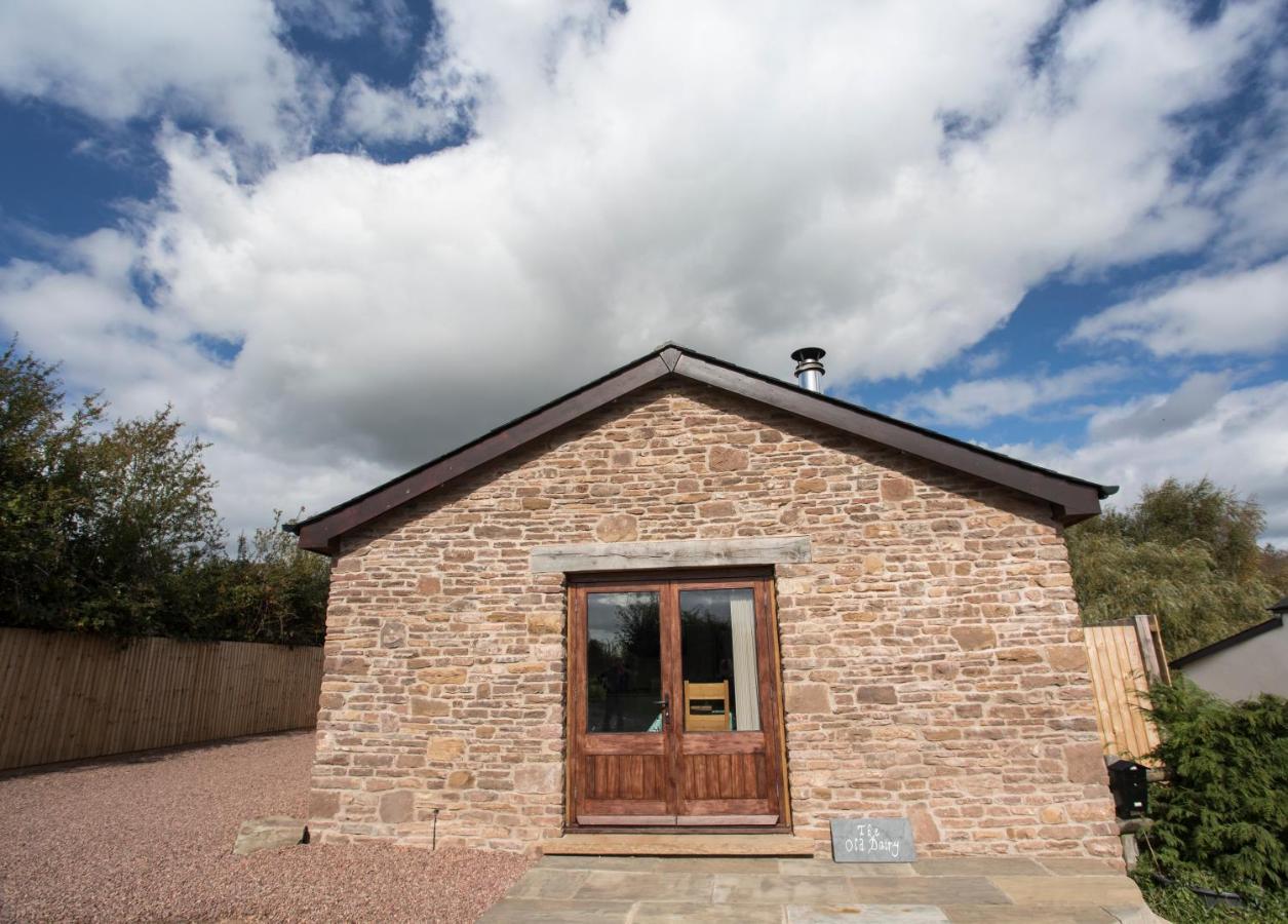 The Old Dairy - Boutique Countryside Cottage At Harrys Cottages Pen-y-Clawdd Eksteriør bilde