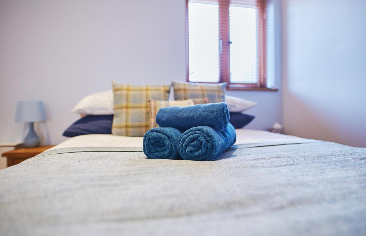 The Old Dairy - Boutique Countryside Cottage At Harrys Cottages Pen-y-Clawdd Eksteriør bilde