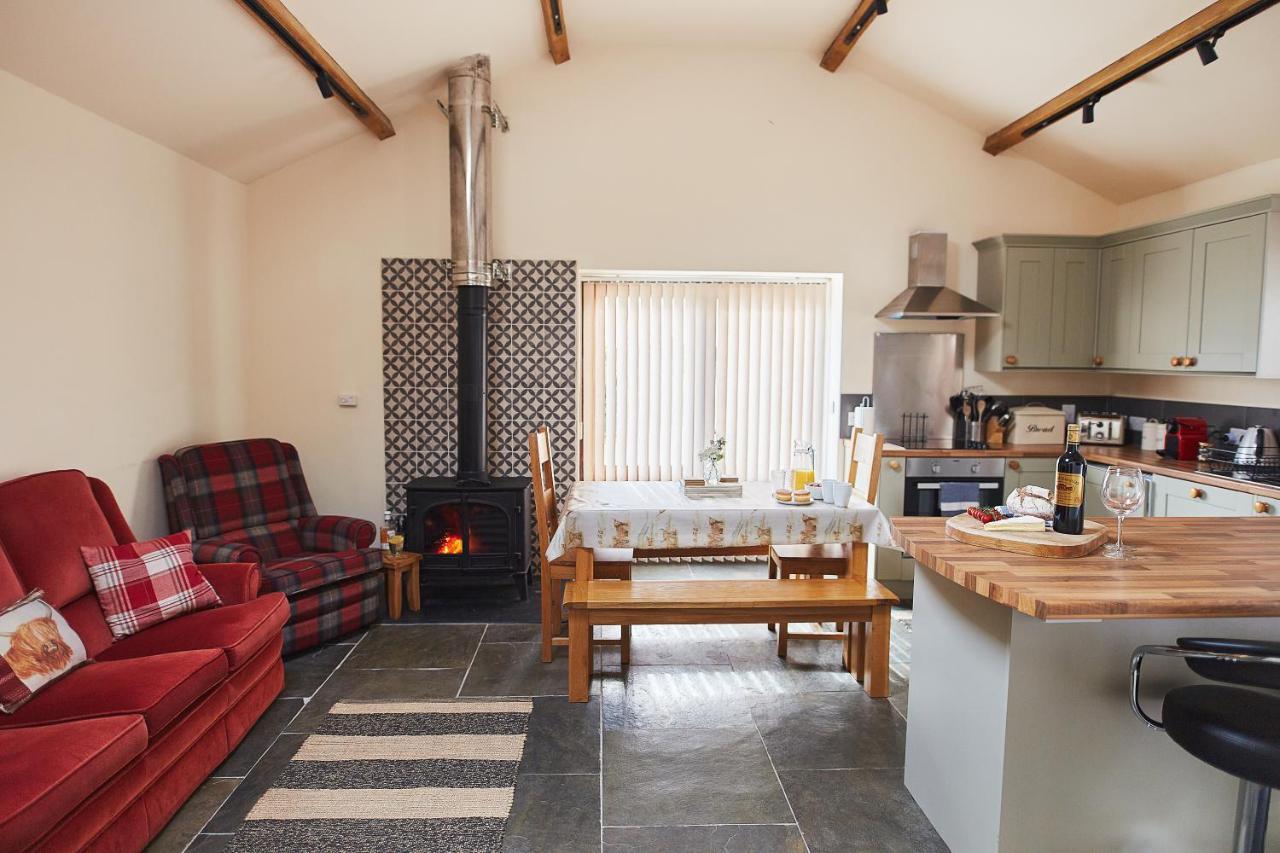 The Old Dairy - Boutique Countryside Cottage At Harrys Cottages Pen-y-Clawdd Eksteriør bilde