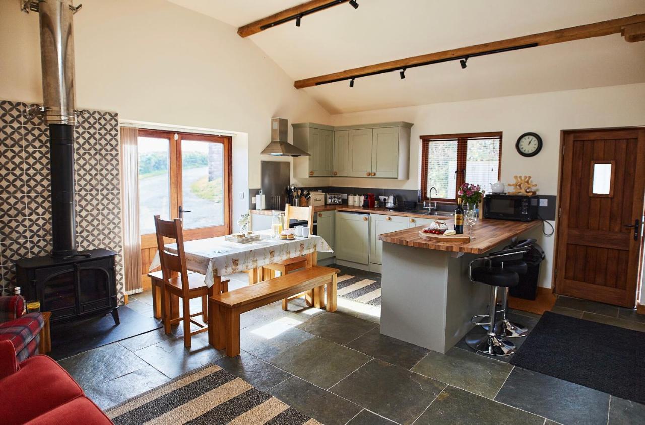 The Old Dairy - Boutique Countryside Cottage At Harrys Cottages Pen-y-Clawdd Eksteriør bilde